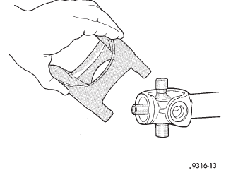 Fig. 31 Install Link Yoke